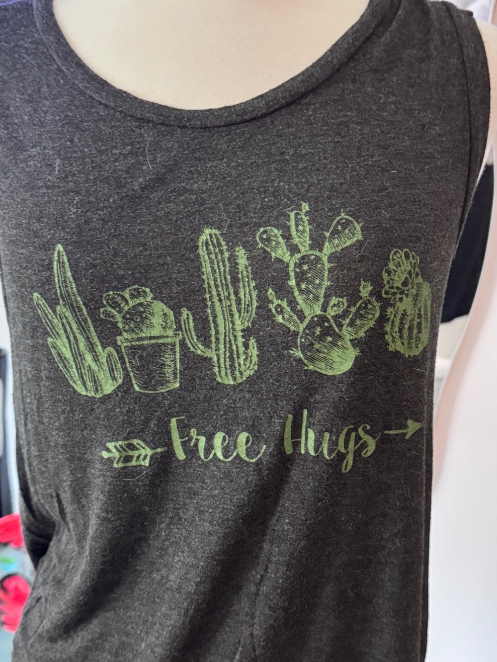 Paper Crane “Free Hugs" Sleeveless Tank Top